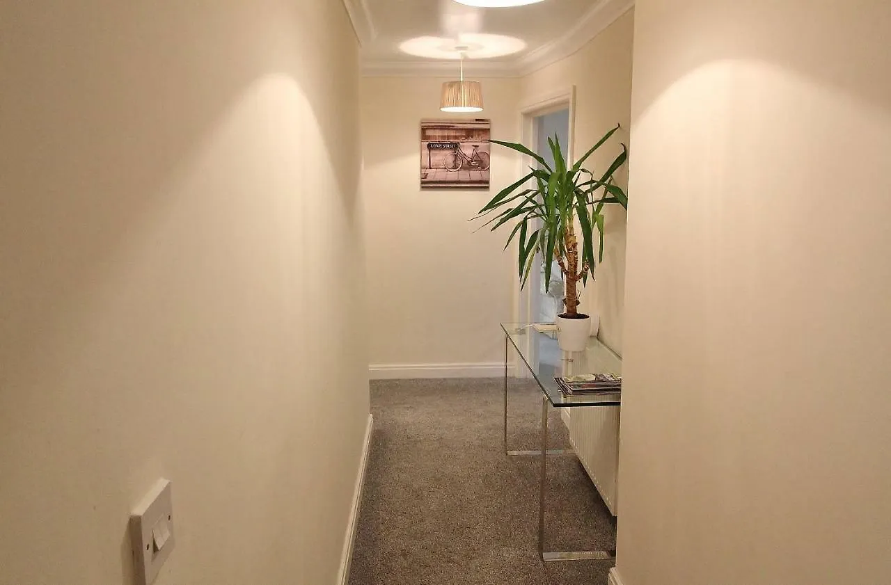 94A Flat 1Gladstone Road East Apartment Bournemouth
