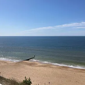 New Within Short Walk Of The Bournemouth