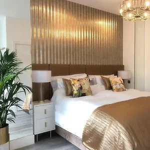 The Palms Lux Living B'mouth Town Centre & Bournemouth