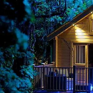 alum-chine-log-cabin-bournemouth-bh4-8hx.tophotelsbath.com/